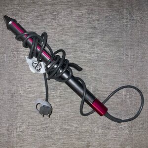 Black and Pink Curling Iron